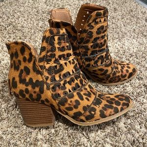 Leopard booties- size 7